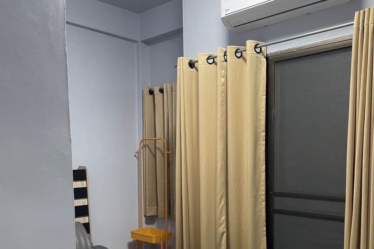 低過敏寢具、書桌、筆電工作空間、遮光布/窗簾