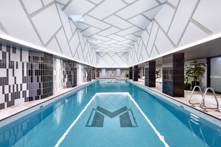 Indoor pool. Meriton Suites Liverpool