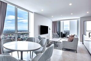 3 Bedroom Balcony Suite | Living area - Meriton Suites Liverpool (Liverpool)