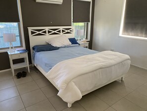 4 bedrooms, iron/ironing board, WiFi, bed sheets