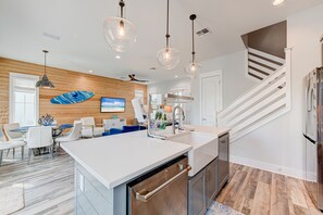 Interior - Resort Pools, Golf Cart Boardwalk to Beach, Pet Friendly (Port Aransas)