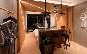 Premium bedding, down duvets, Tempur-Pedic beds, free minibar - Kenting Sand Island W-Villa Seaview Resort (Hengchun)
