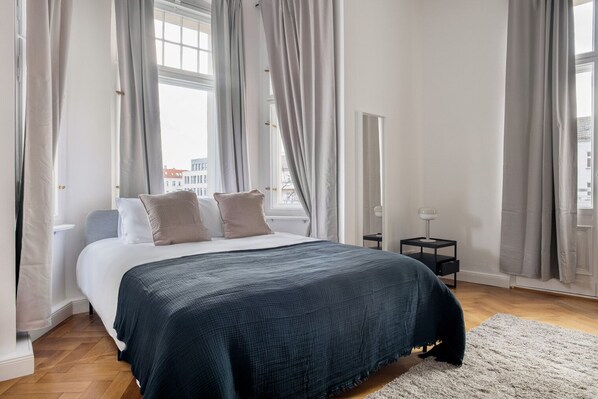 2 chambres, fer et planche à repasser, Wi-Fi, draps fournis