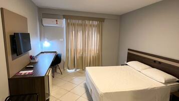 1 bedroom, in-room safe, desk, laptop workspace