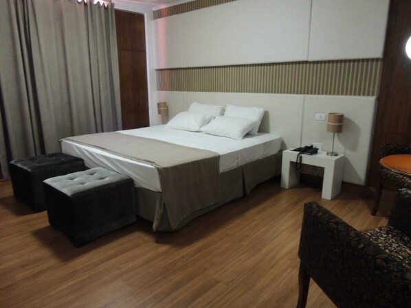 스위트 | 객실 내 금고, 책상, 노트북 작업 공간, 다리미/다리미판