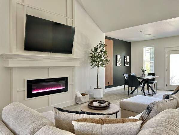 TV, fireplace