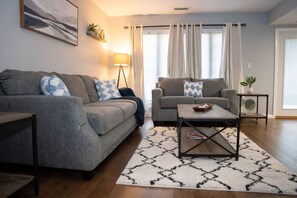 Télévision, chaîne hi-fi