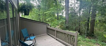 Luxury 3BR Townhome - Sleep 6