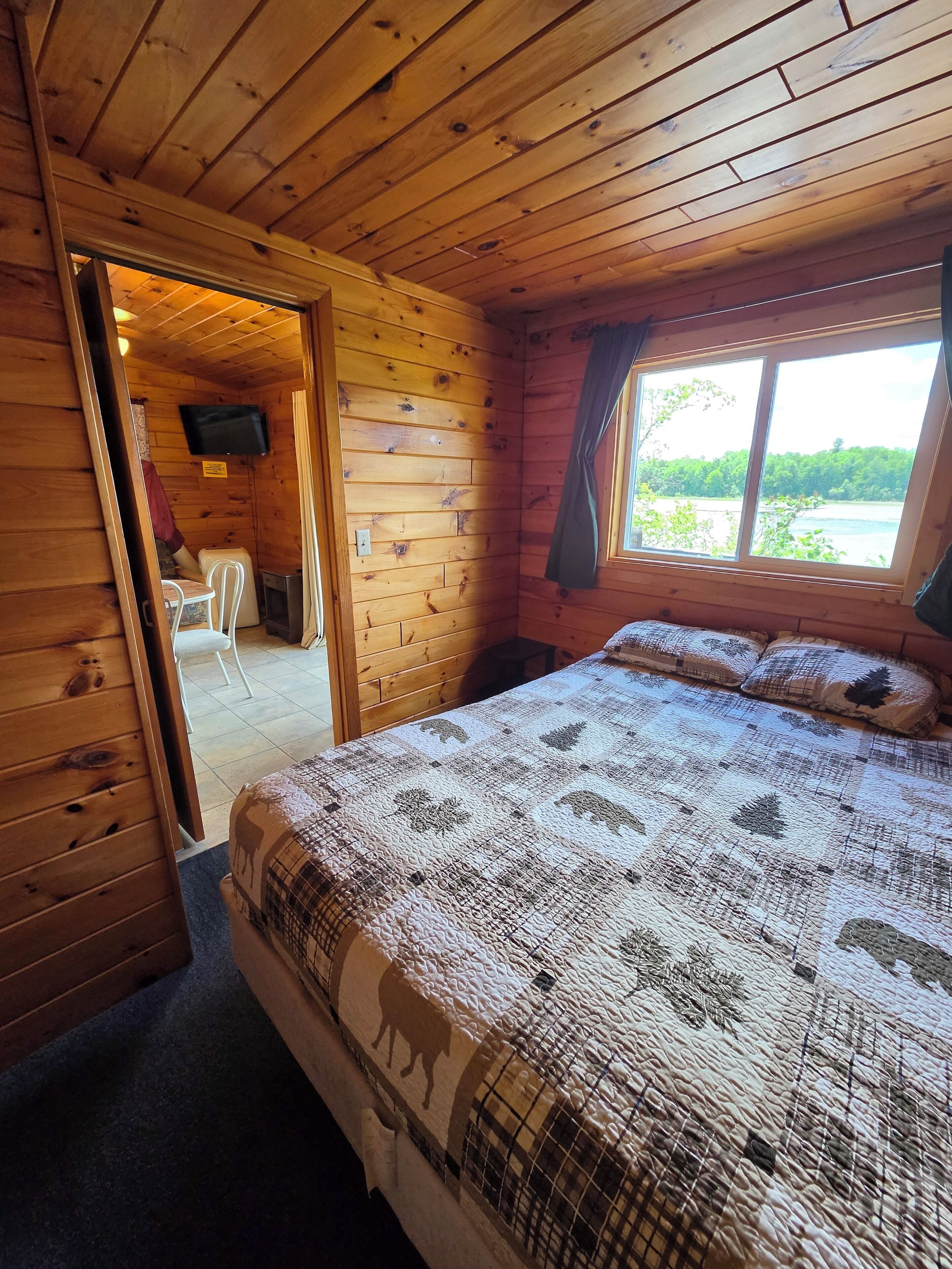 1 bedroom, WiFi (free), bed sheets
