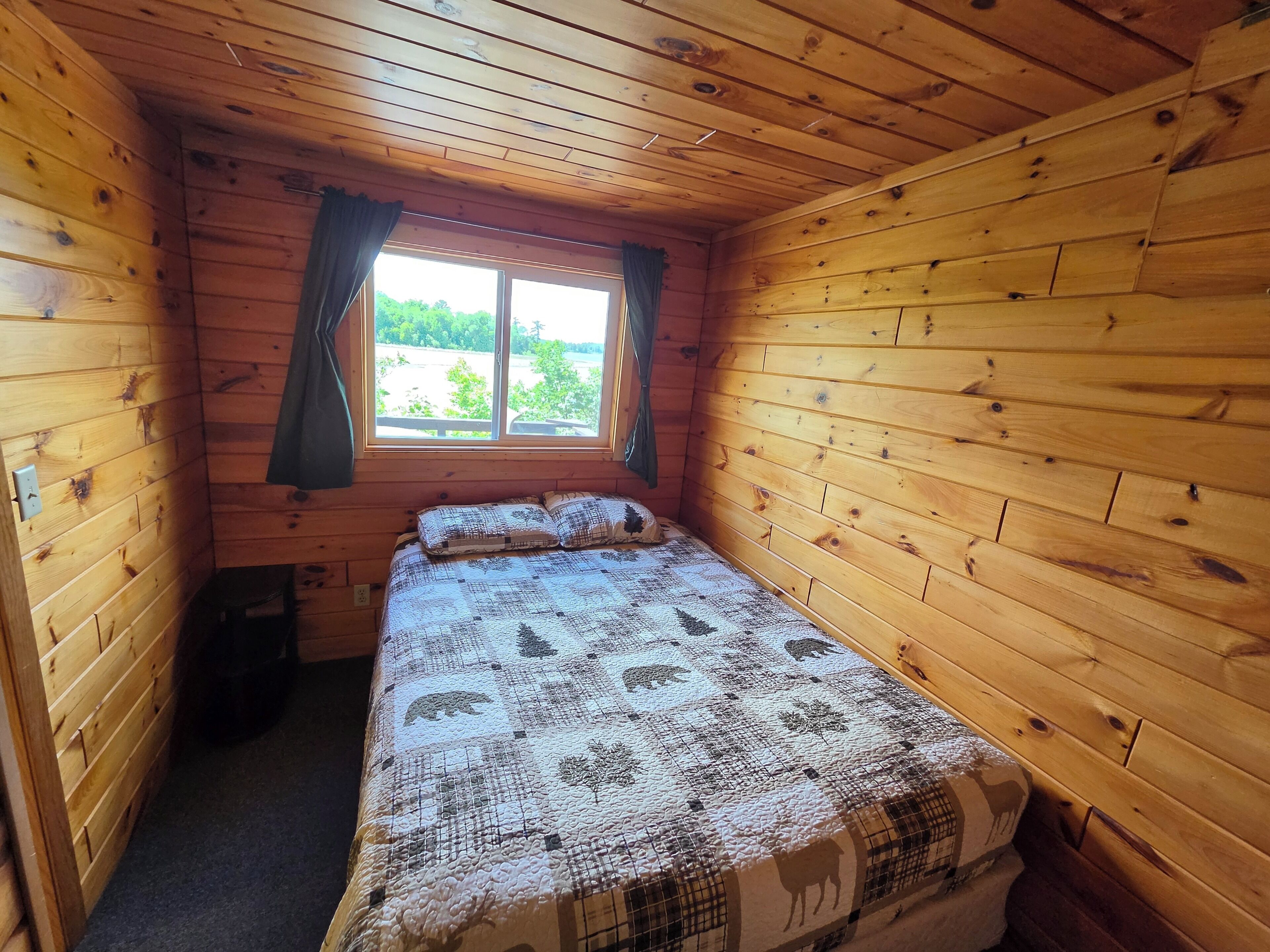 1 bedroom, WiFi (free), bed sheets