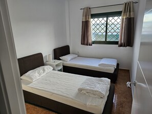 3 chambres, fer et planche à repasser, Wi-Fi, literie fournie