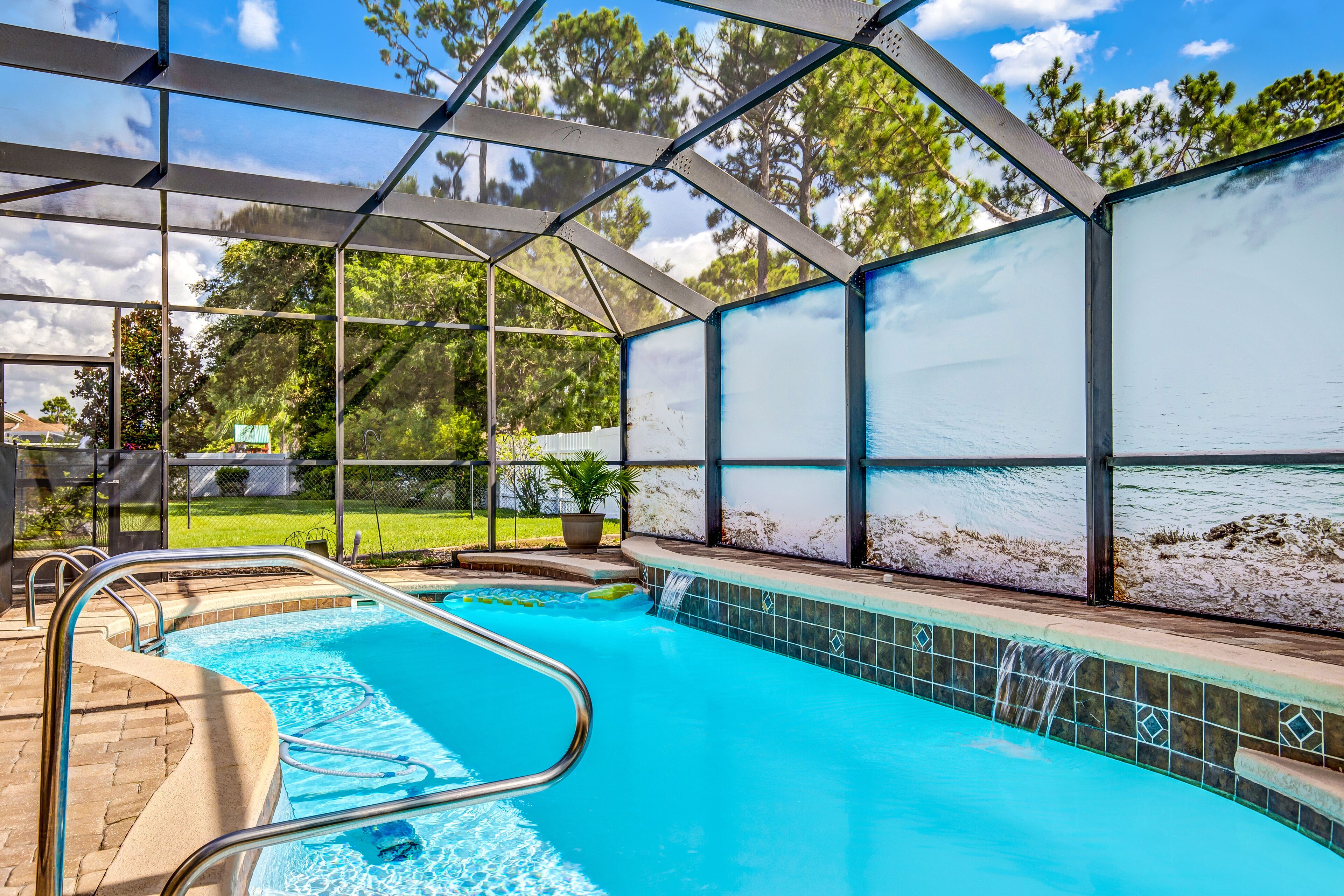 HEATED, SALT POOL. Nearby Beach. GAME ROOM. Out-door Kitchen and Grill!!