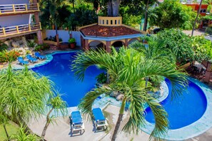 3 outdoor pools, open 8:00 AM to 8:00 PM, pool loungers - As D' Oros (Rincón de Guayabitos)