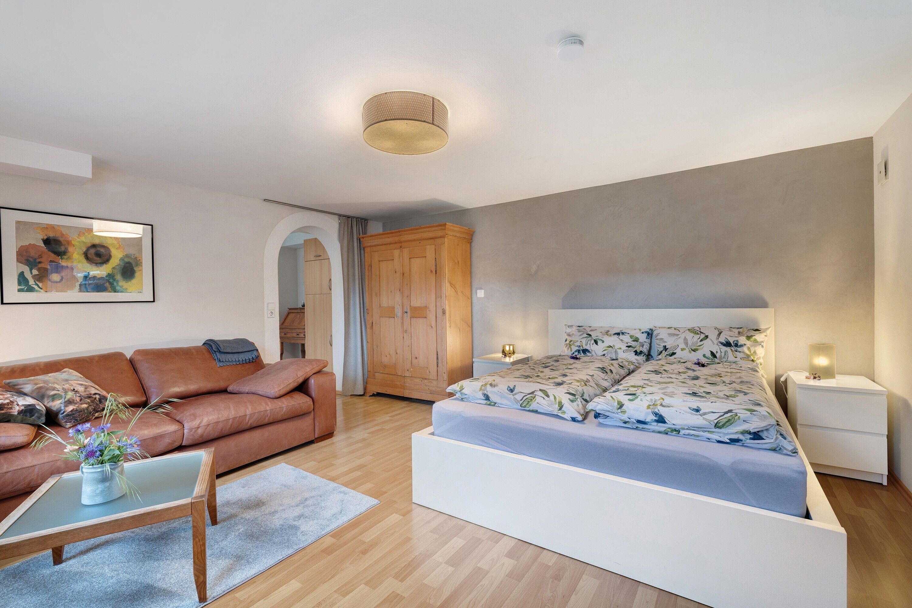 1 slaapkamer, een strijkplank/strijkijzer, gratis wifi, beddengoed