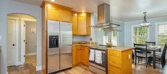 Asheville Mountain Hideaway! Hot tub - Fire pit - Games Only10 Mins to Downtown