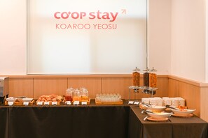 Breakfast buffet - COOPSTAY KOAROO YEOSU (Yeosu)