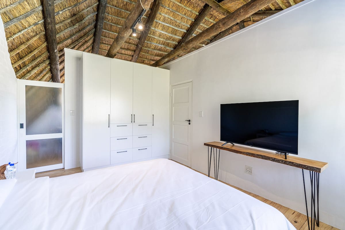 Comfort-Doppel- oder -Zweibettzimmer | Zimmersafe, Verdunkelungsvorhänge, kostenloses WLAN, Bettwäsche