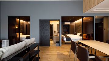 2 bedrooms, in-room safe, desk, iron/ironing board