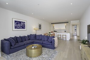 Smart TV - Portside On Honeysuckle - Harbour - CBD - Parking (Newcastle)