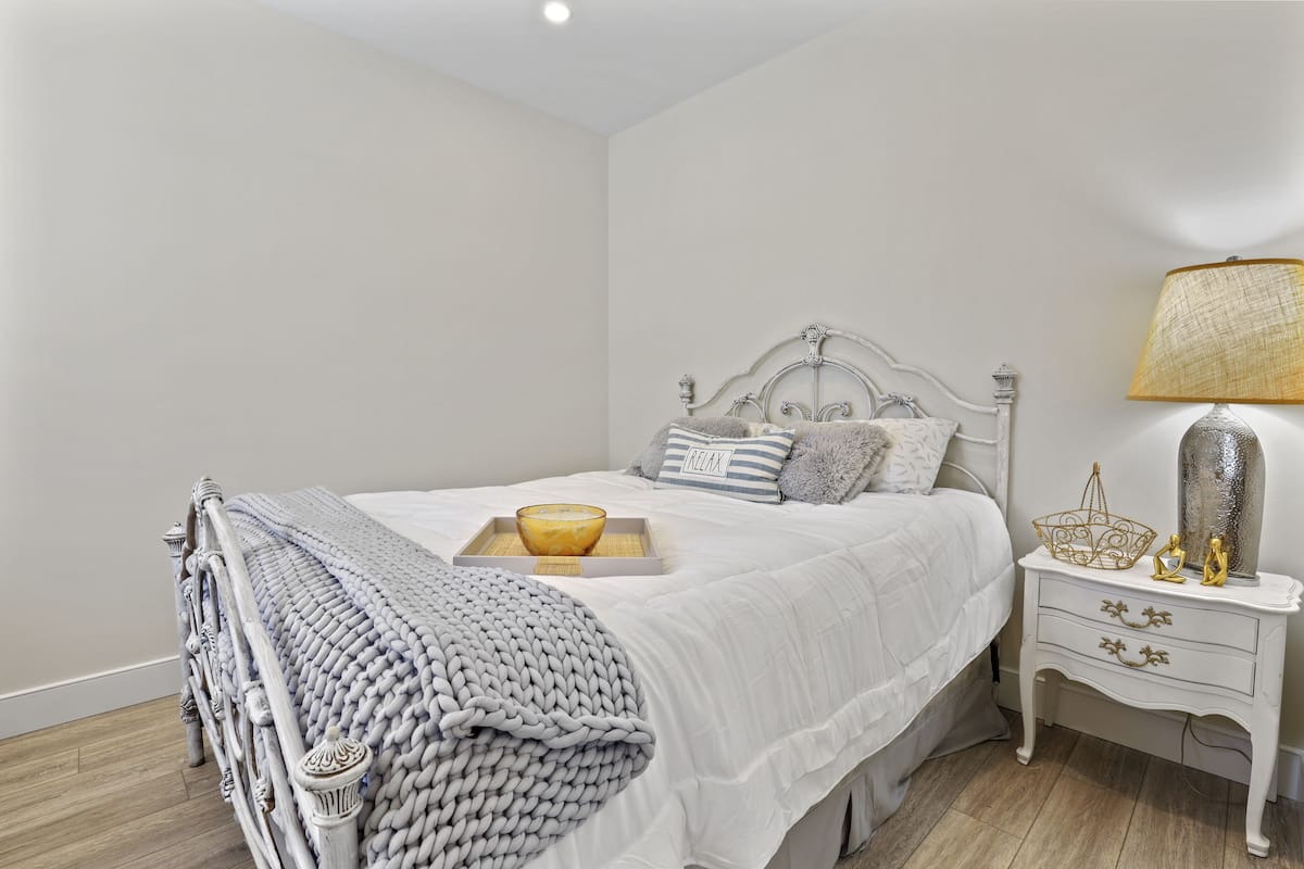 4 bedrooms, individually decorated, individually furnished