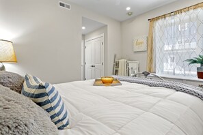 Individually decorated, individually furnished, blackout drapes - Seaport Oasis (Wildwood)