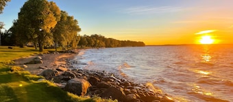 Lakeside Retreat at Izatys - Unit #230 – The Perfect Getaway for All Seasons!