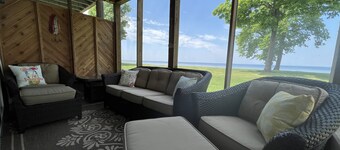 Lakeside Retreat at Izatys Resort – The Perfect Getaway for All Seasons!