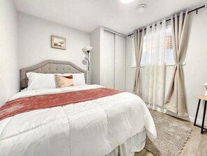 2 bedrooms, desk, iron/ironing board, travel crib