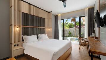 Phòng Deluxe | Minibar với thức uống miễn phí, két bảo mật tại phòng, bàn