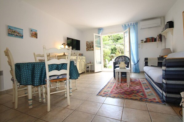 2 bedrooms, free WiFi