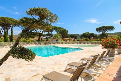 House for 4 people with air conditioning in a private domain with a pool located in Gassin