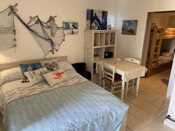 Iron/ironing board