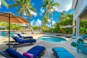 Unclassified image, 3 of 50, button - Green Turtle Oasis: Lovely 4BR Canal Front Home, Pool, Dockage, Tiki, Outdoor Dining & Pet Friendly! (Sugarloaf Key)