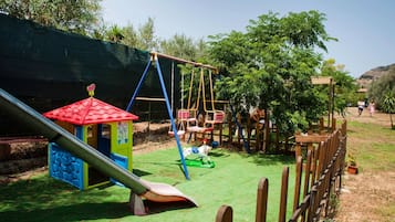 Appartement, 2 chambres, fumeur, balcon | Espace pour enfants