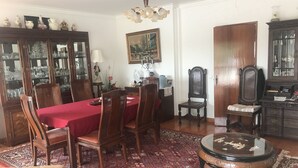 Shared Dormitory, 2 Bedrooms, Balcony | Dining - Joes House Homestay (Ourem)
