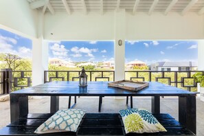 Vila, vários quartos, para fumantes, piscina particular | Área da propriedade