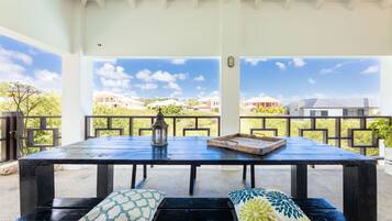 Villa, 6 Bedrooms, Accessible, Smoking | Outdoor dining