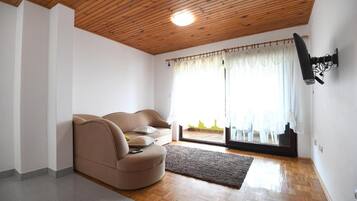Apartment, 2 Bedrooms, Smoking, Balcony | Living area