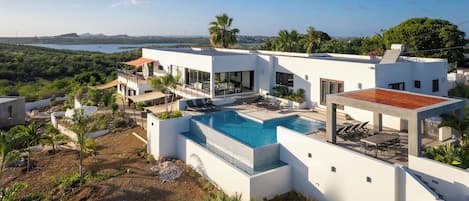 Villa, 4 chambres, fumeur, piscine privée | Extérieur