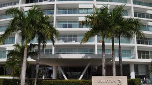 Apartemen, 2 kamar tidur, balkon | Bagian depan properti