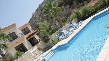 Vila, 3 kamar tidur, kolam renang pribadi, pemandangan kebun | Kolam renang | Kolam renang outdoor