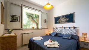 Unclassified image, 2 of 61, button - 6- Lovely Apartment in Front of the sea (Santa Flavia)
