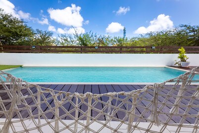 Room in B&B - Breezy Stay - Beautiful Spacious Room in Villa mi Cuna With Swimming Pool