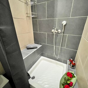 House, 3 Bedrooms, Smoking, Patio | Bathroom