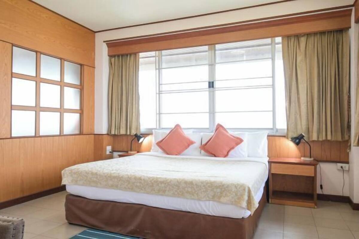 1 bedroom, desk, WiFi (free), bed sheets