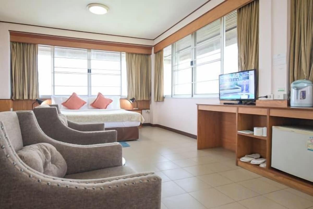 1 habitación, escritorio, wifi gratis y ropa de cama 