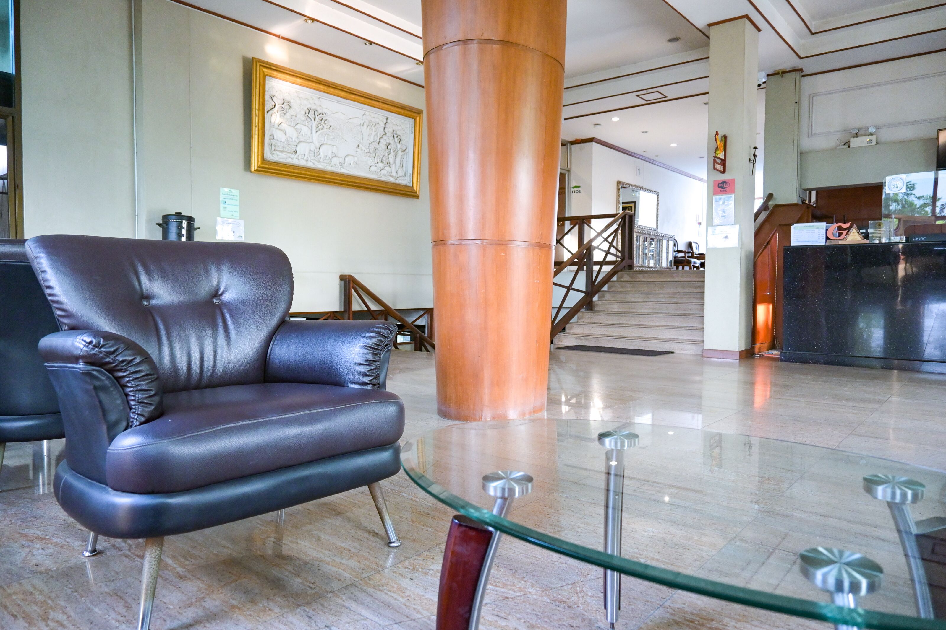 ฝ่ายต้อนรับ