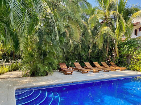 别墅, 2 间卧室, 阳台, 花园景观 | 泳池 | 室外游泳池