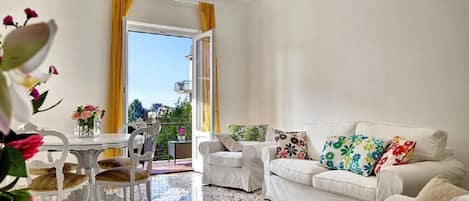 Apartment, 3 Bedrooms, Balcony | Living area