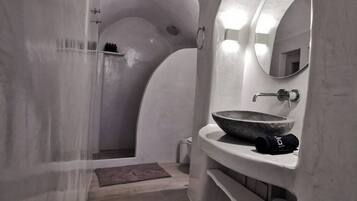 Departamento, 1 habitación, para fumadores, vista al jardín | Baño | Papel de baño